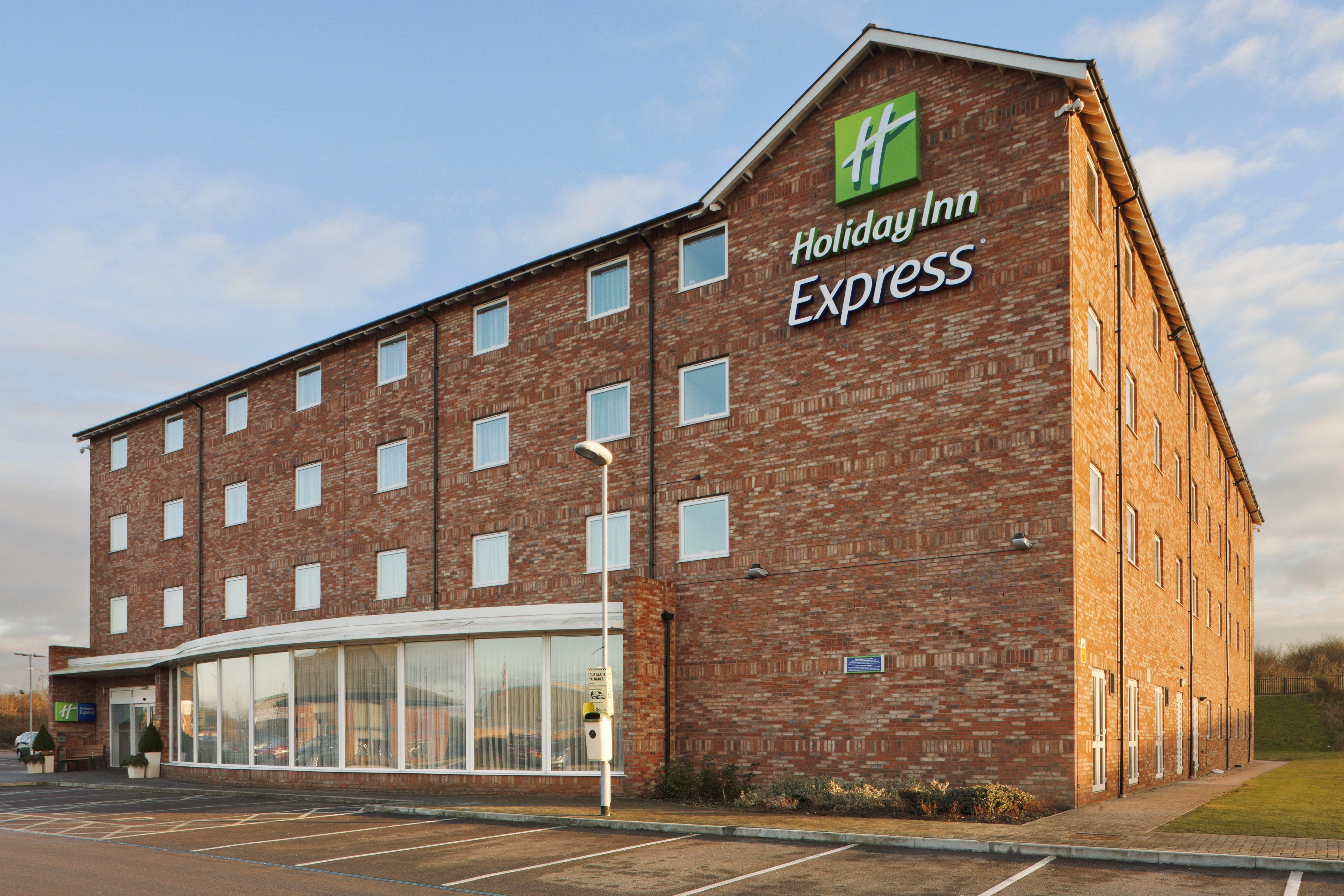 Holiday Inn Express Nuneaton By Ihg Bagian luar foto