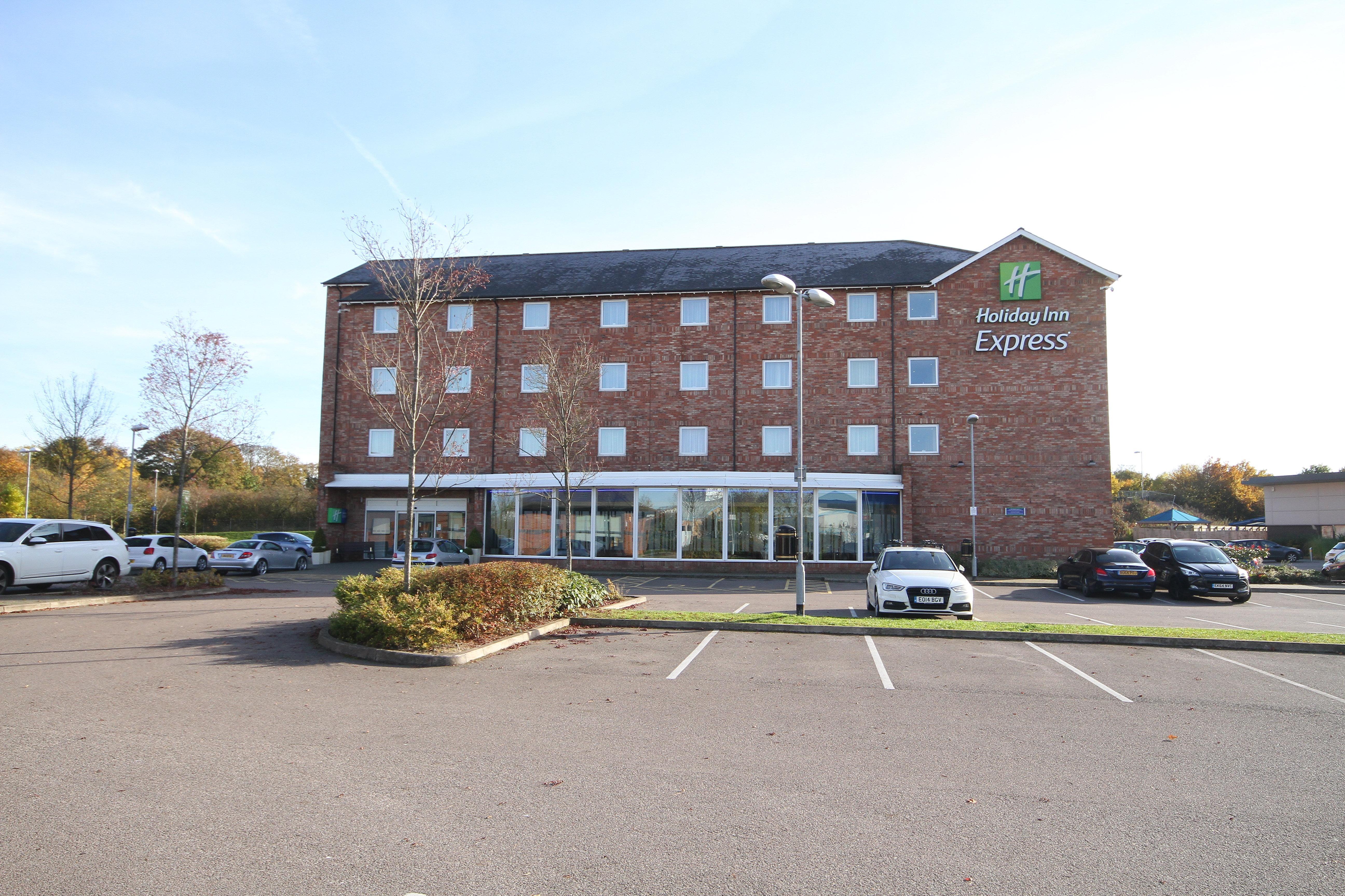 Holiday Inn Express Nuneaton By Ihg Bagian luar foto