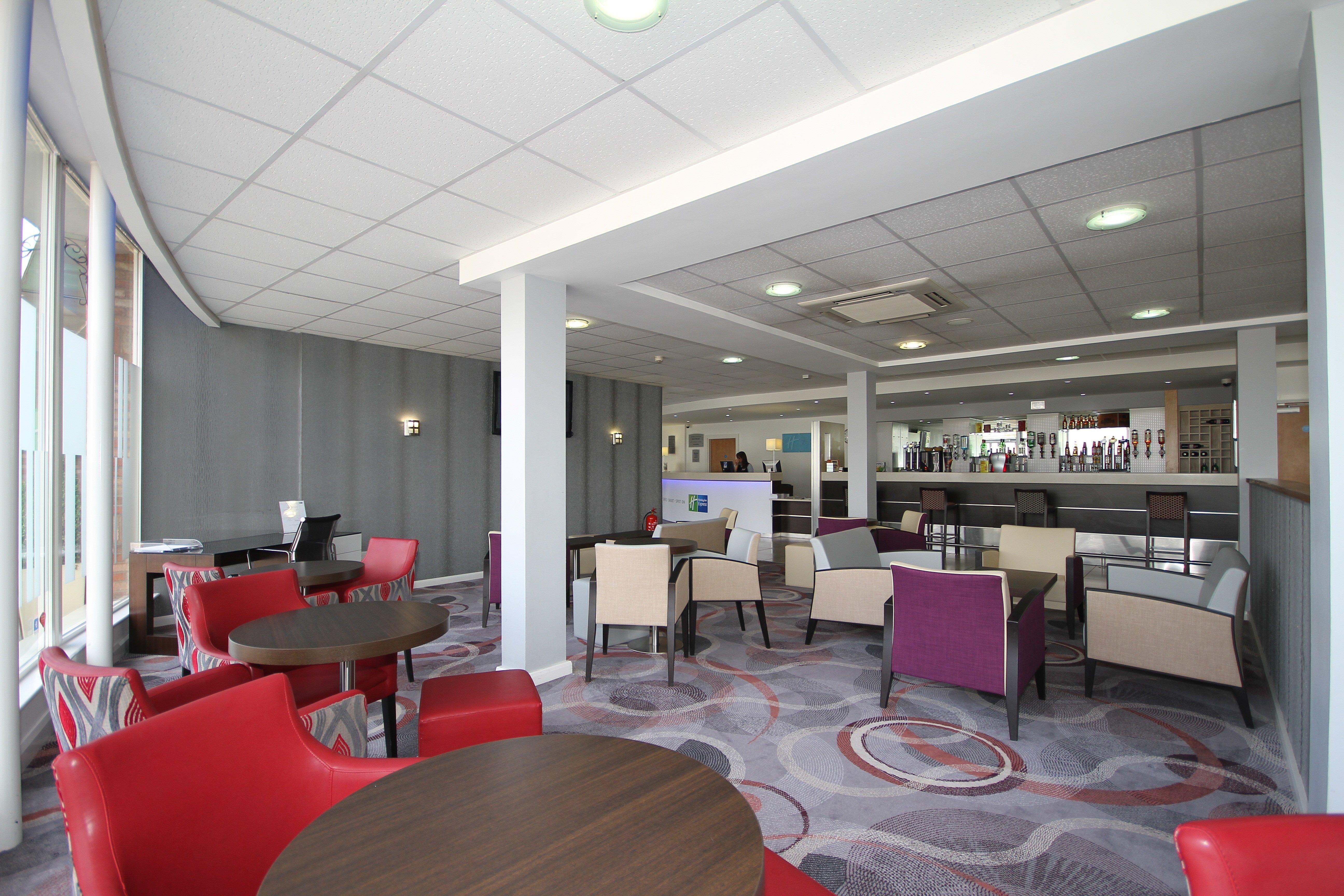 Holiday Inn Express Nuneaton By Ihg Bagian luar foto