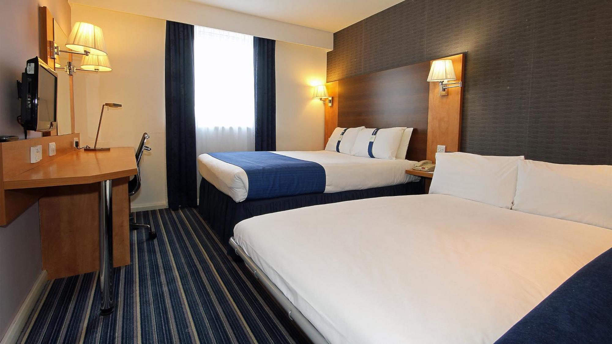 Holiday Inn Express Nuneaton By Ihg Bagian luar foto