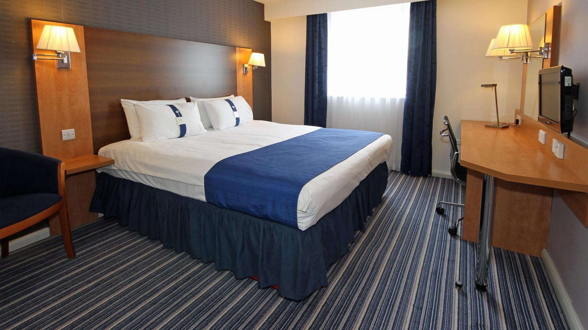 Holiday Inn Express Nuneaton By Ihg Bagian luar foto