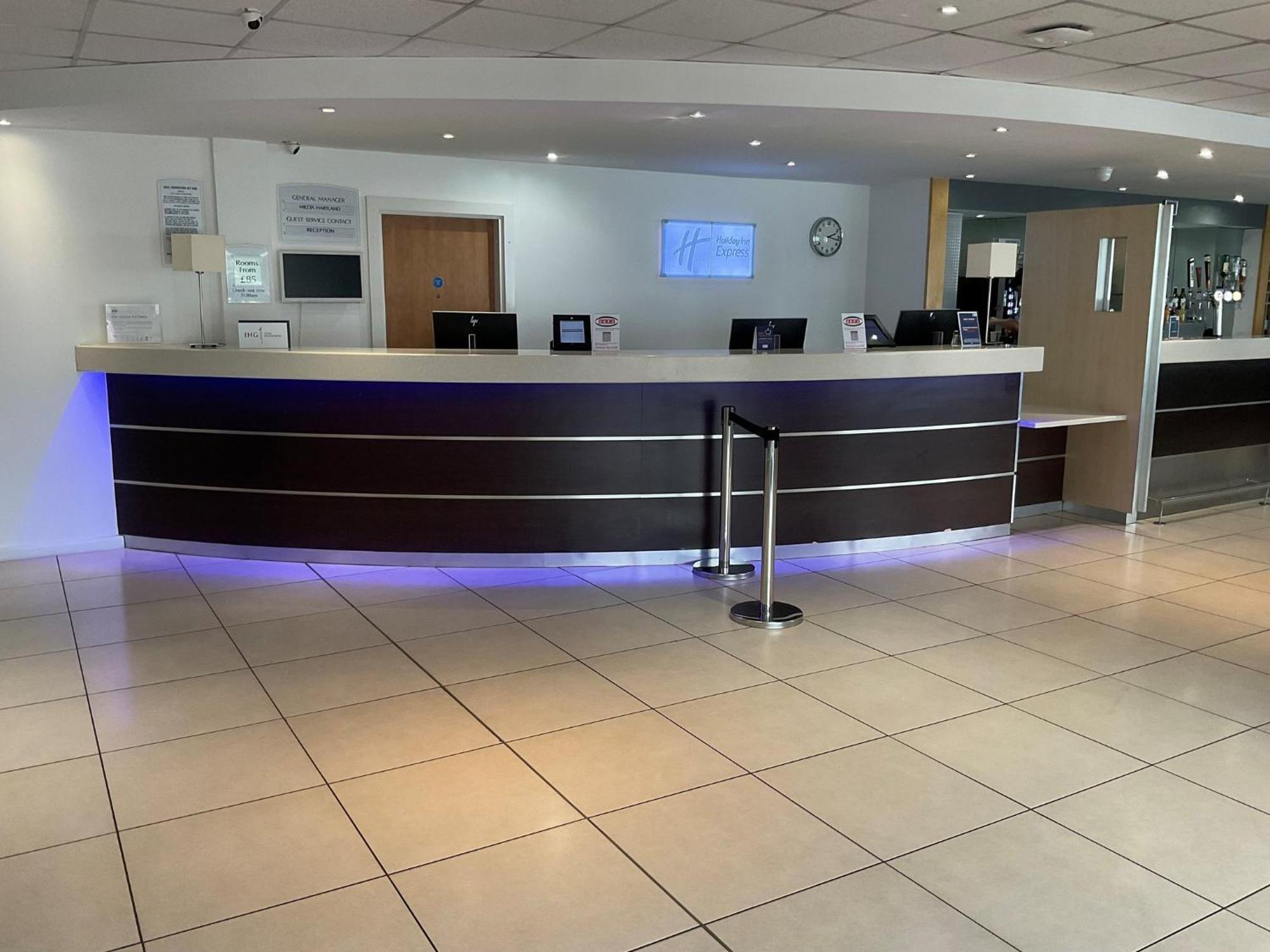 Holiday Inn Express Nuneaton By Ihg Bagian luar foto